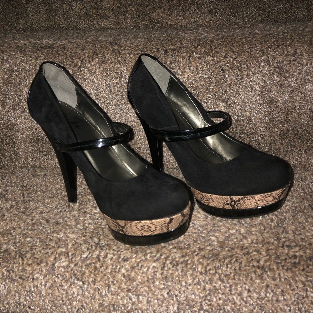 Faux suede heels with snake skin